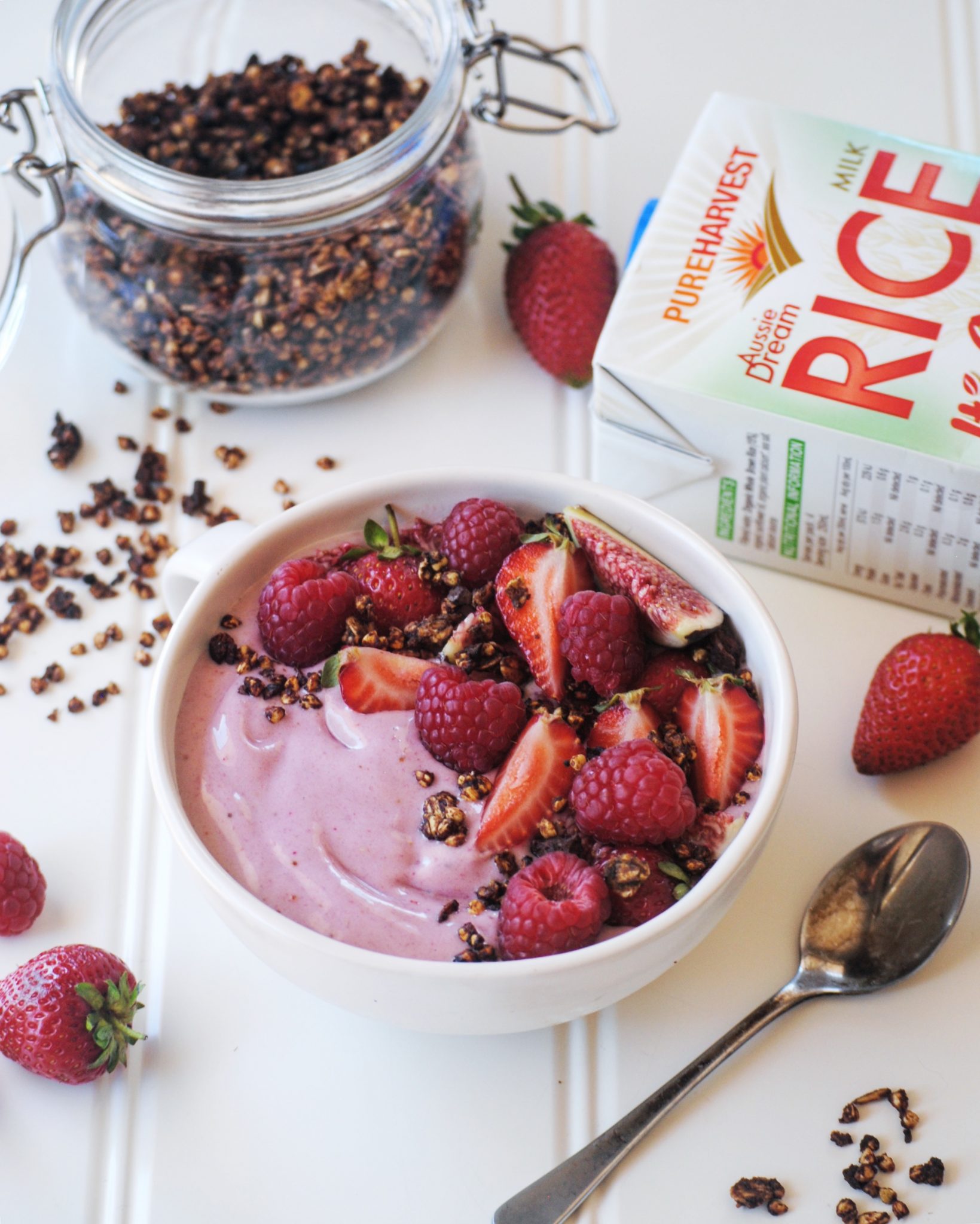 berry-smoothie-bowl