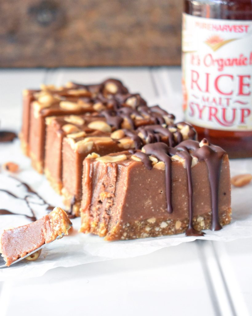 snickers-fudge-slice