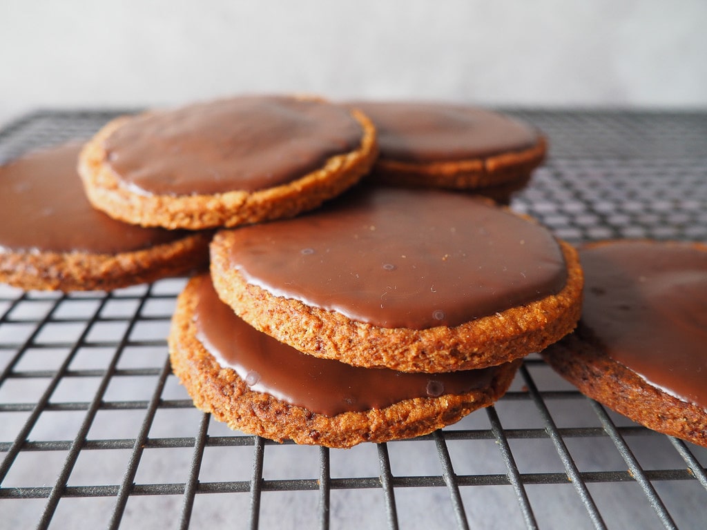 chocolate-covered-digestive-biscuits