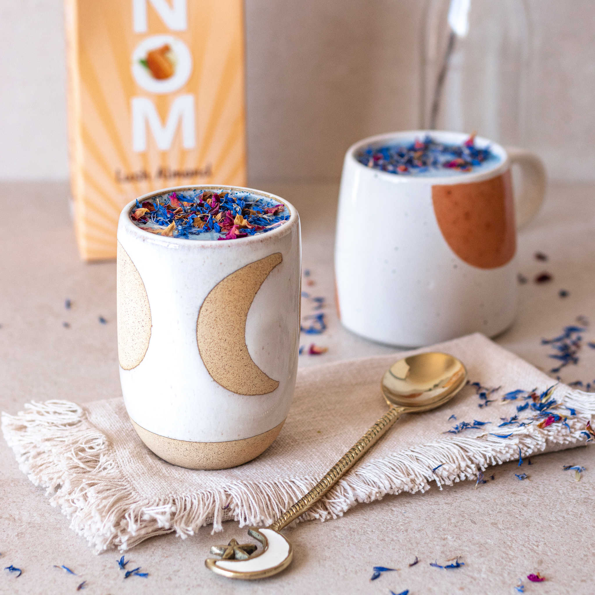 lush-almond-spirulina-latte