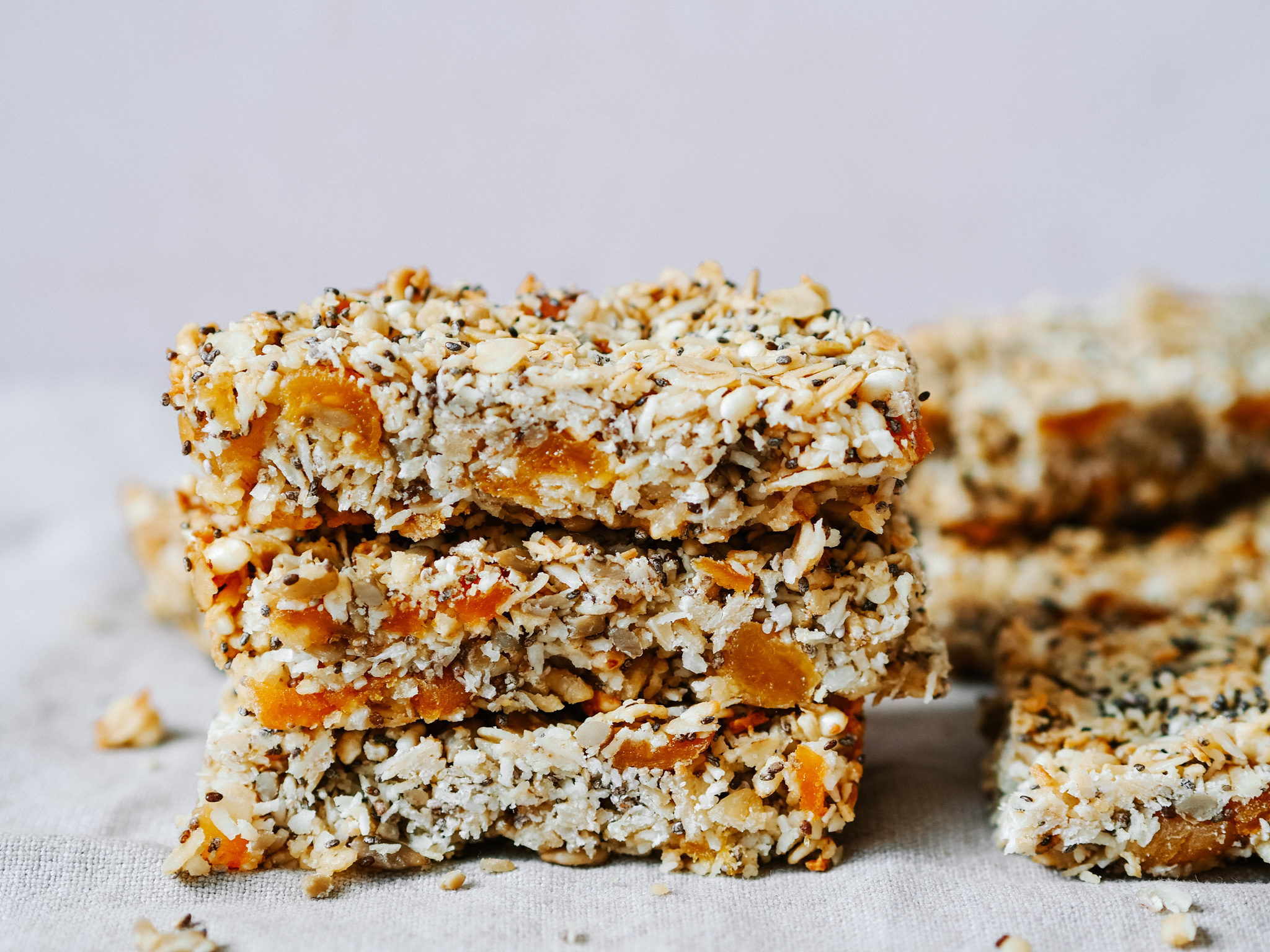 apricot-coconut-muesli-bars