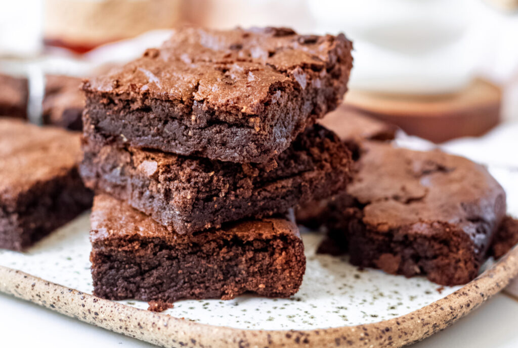fudgey-vegan-tahini-brownies