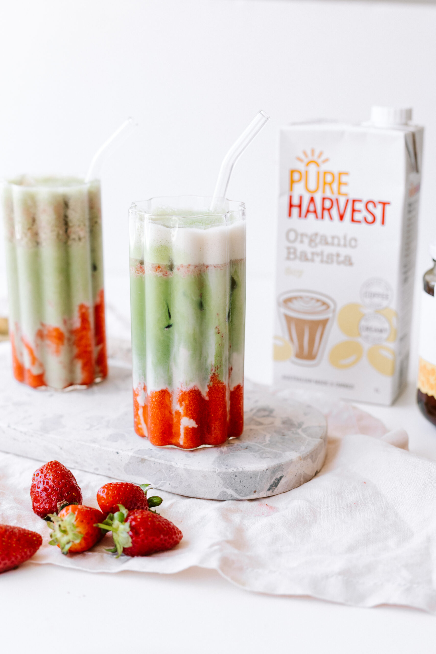 iced-strawberry-matcha